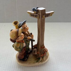 GOEBEL HUMMEL FIGURINE "CROSSROADS"‎ SIGN DOWN COMMEMORATIVE HUM #331 RARE FIND